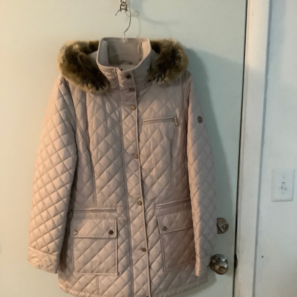 CALVIN KLEIN LADIES sz Large  beige